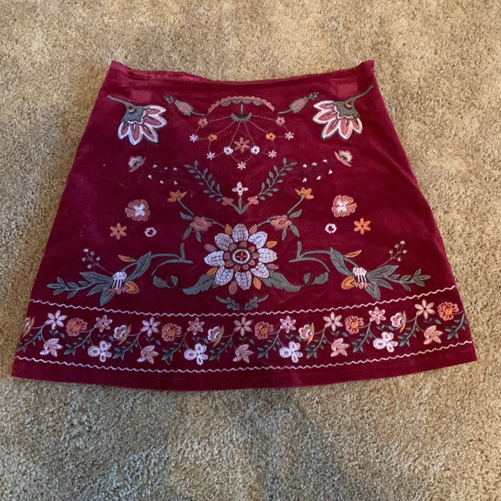 Velvet embroidery mini skirt